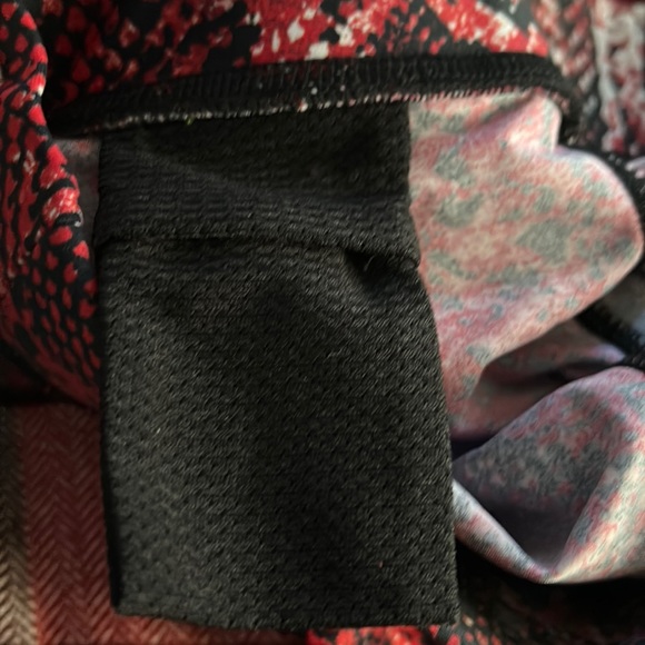 REDUCED!!Woman’s human performance engineering red snake skin leggings - Picture 5 of 5